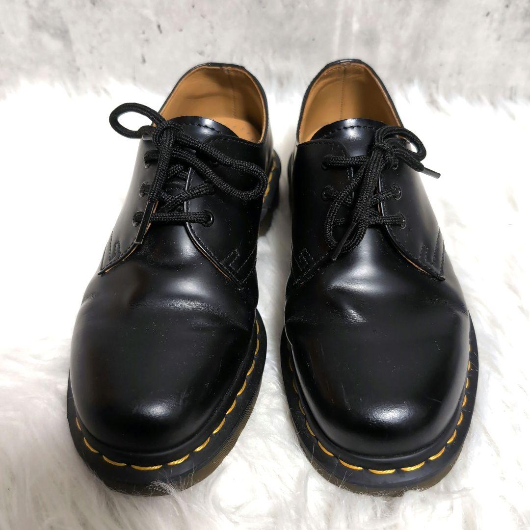 Dr. Martens 3ホール UK4
