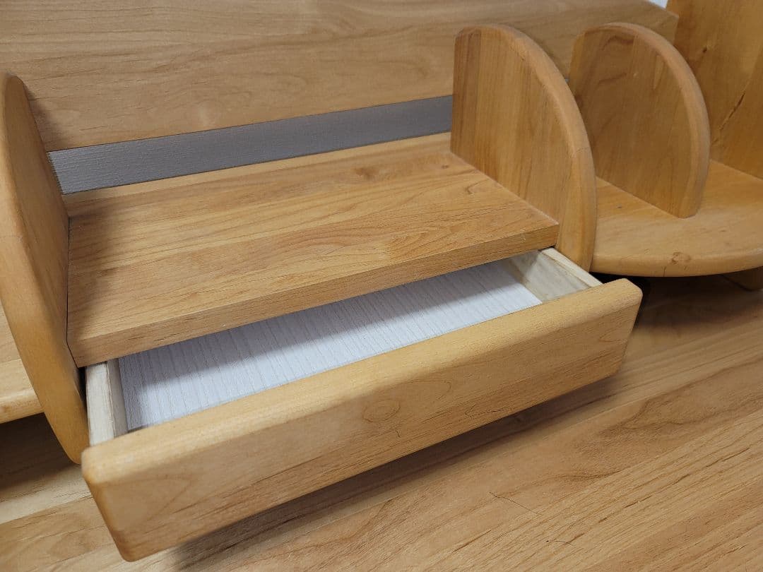 大幅値引き！堀田木工所の 木製学習机と椅子セット早いもん勝ち！