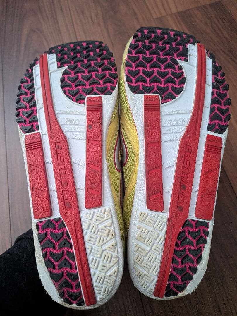 ビモロランニングシューズ　24.5