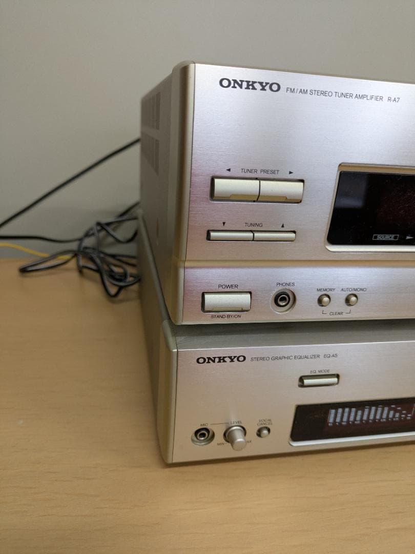 と*ゅ様 オンキョー　Ｒ-A7.ＥＱ-A5 チューナーアンプ、イコライザー