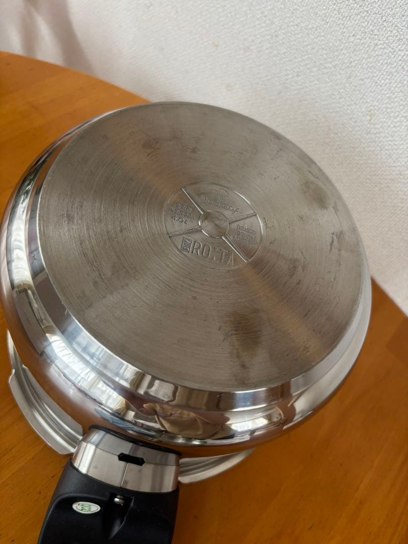 ワンダーシェフ ネオ ロタ ROTA 家庭用両手圧力鍋4.0リットル＋蔵炊2合鍋