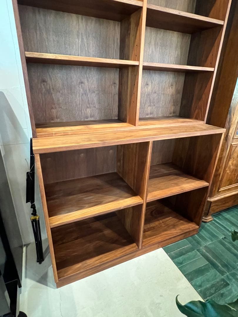 ウォールナット総無垢材本棚　高さ220cm 高い本棚