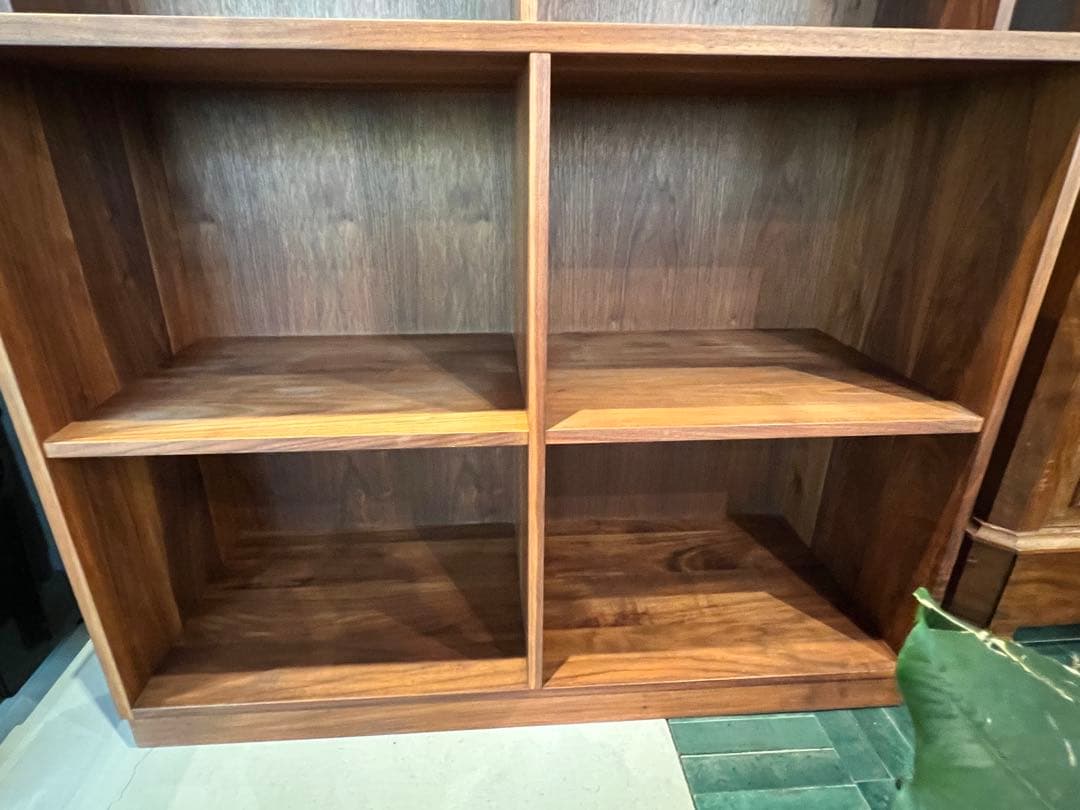 ウォールナット総無垢材本棚　高さ220cm 高い本棚