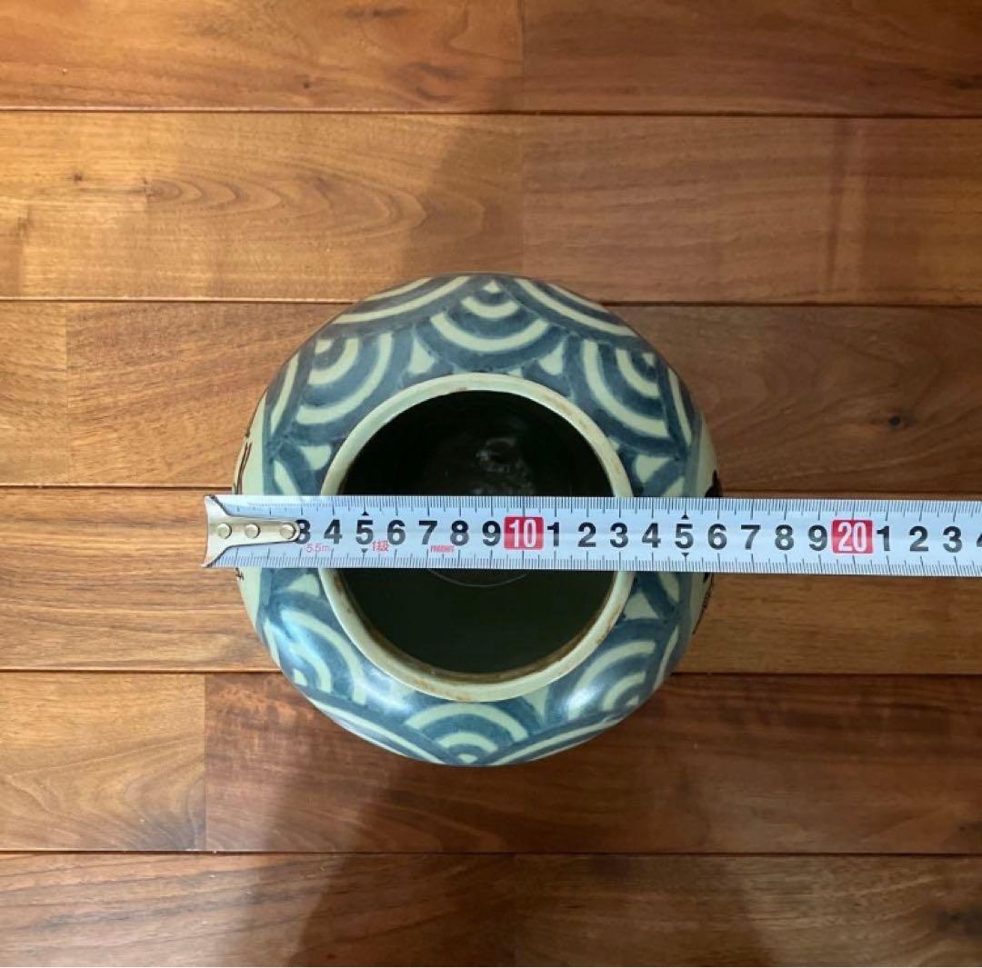 円左エ門 有田焼 南蛮人図 青海波 壺 花瓶 古伊万里様式 高さ19cm