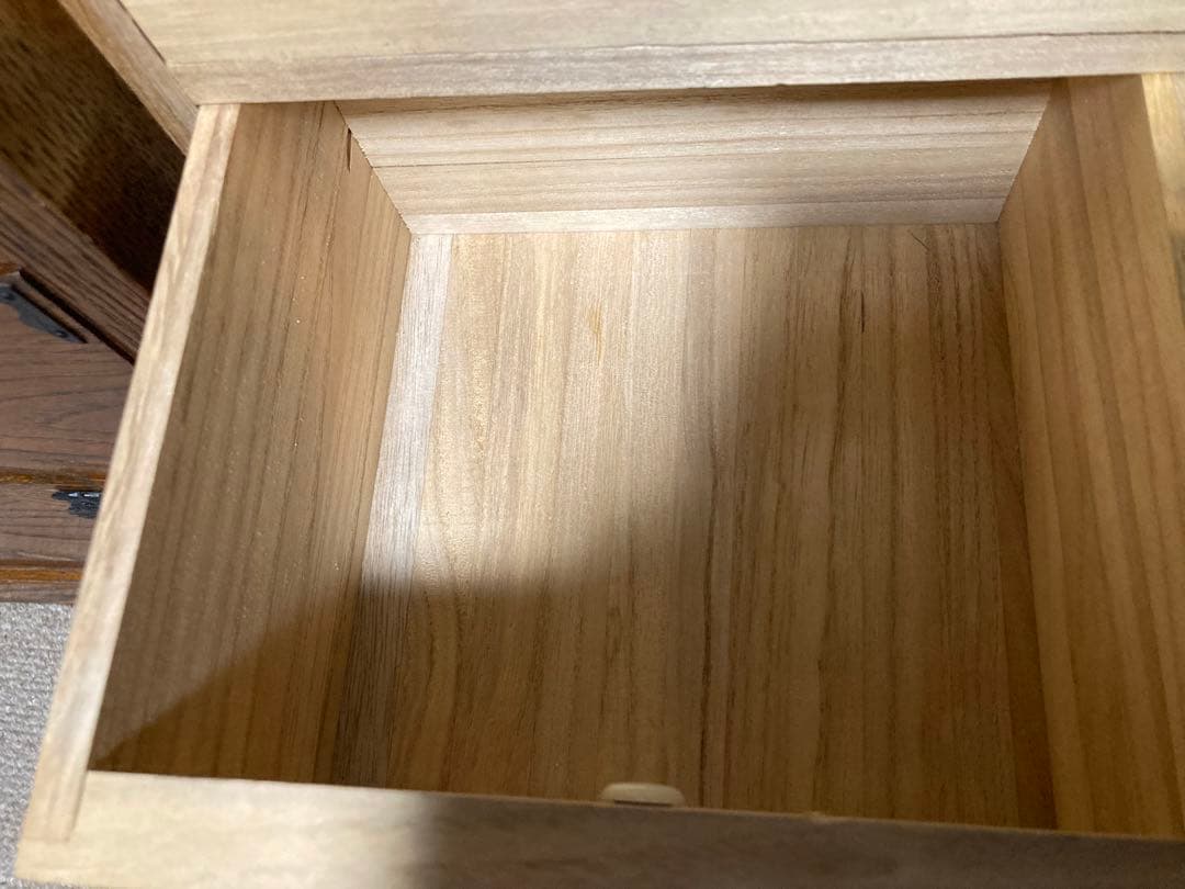 【昭和レトロ】時代家具　車箪笥　雲竜鉄地金具　民芸品　整理箪笥