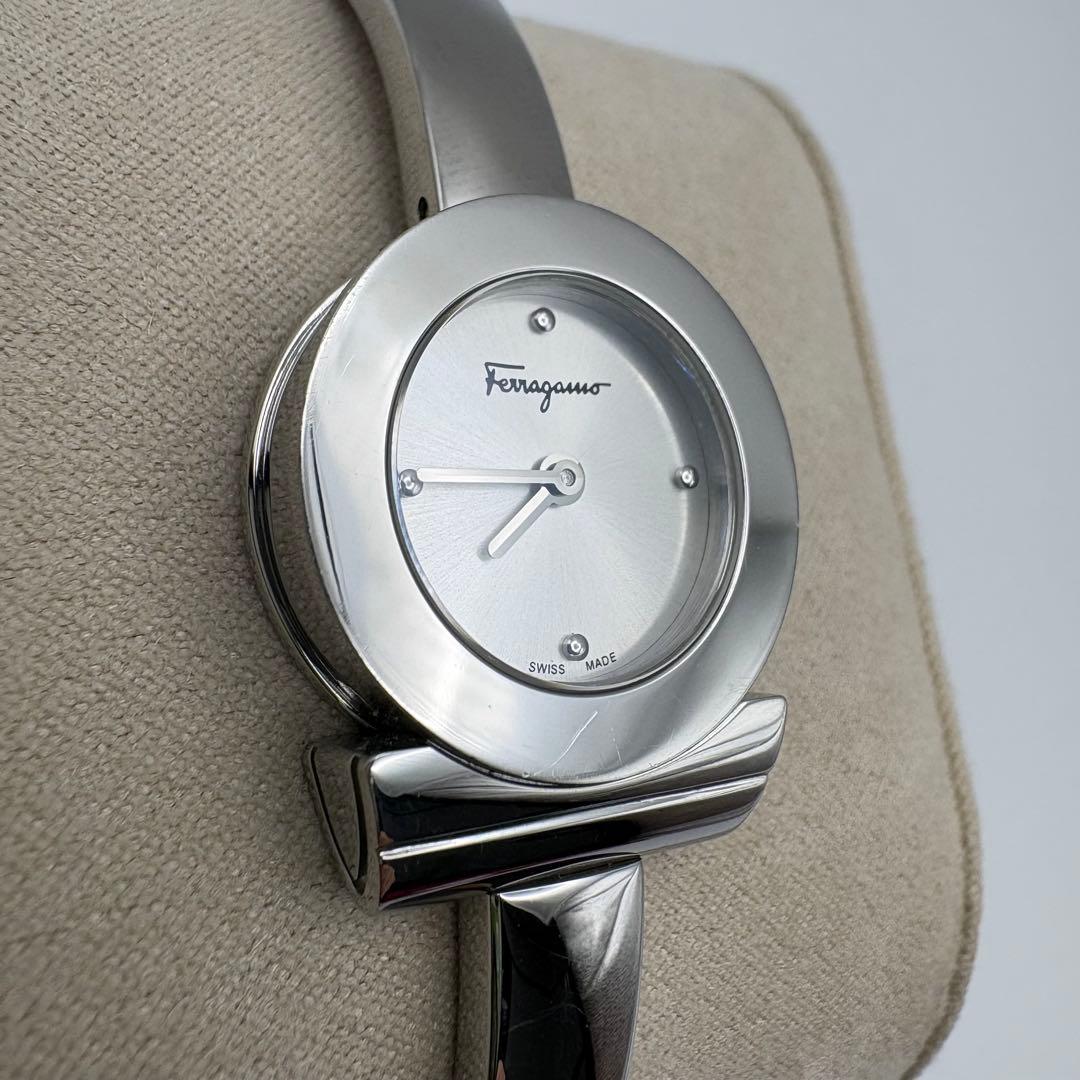 フェラガモ FERRAGAMO ガンチーニ 腕時計