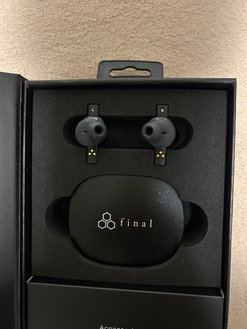 final ZE8000 ブラック ワイヤレスイヤホン
