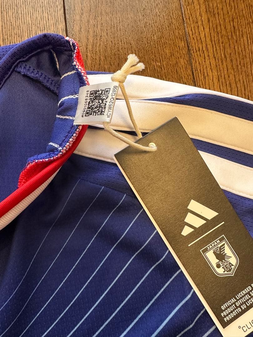 【新品タグ付】サッカー 日本代表 2026 ホーム　ユニフォーム M 長袖