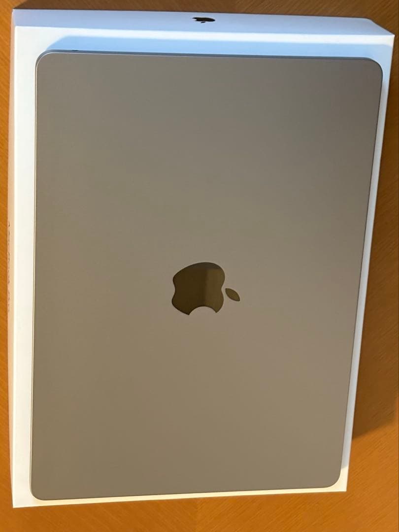 美品ほぼ未使用 MacBook Air M2 8GB 256GBスペースグレー