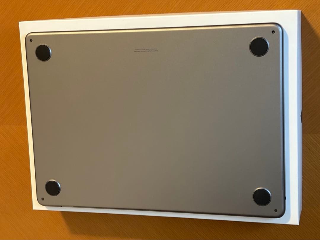 美品ほぼ未使用 MacBook Air M2 8GB 256GBスペースグレー