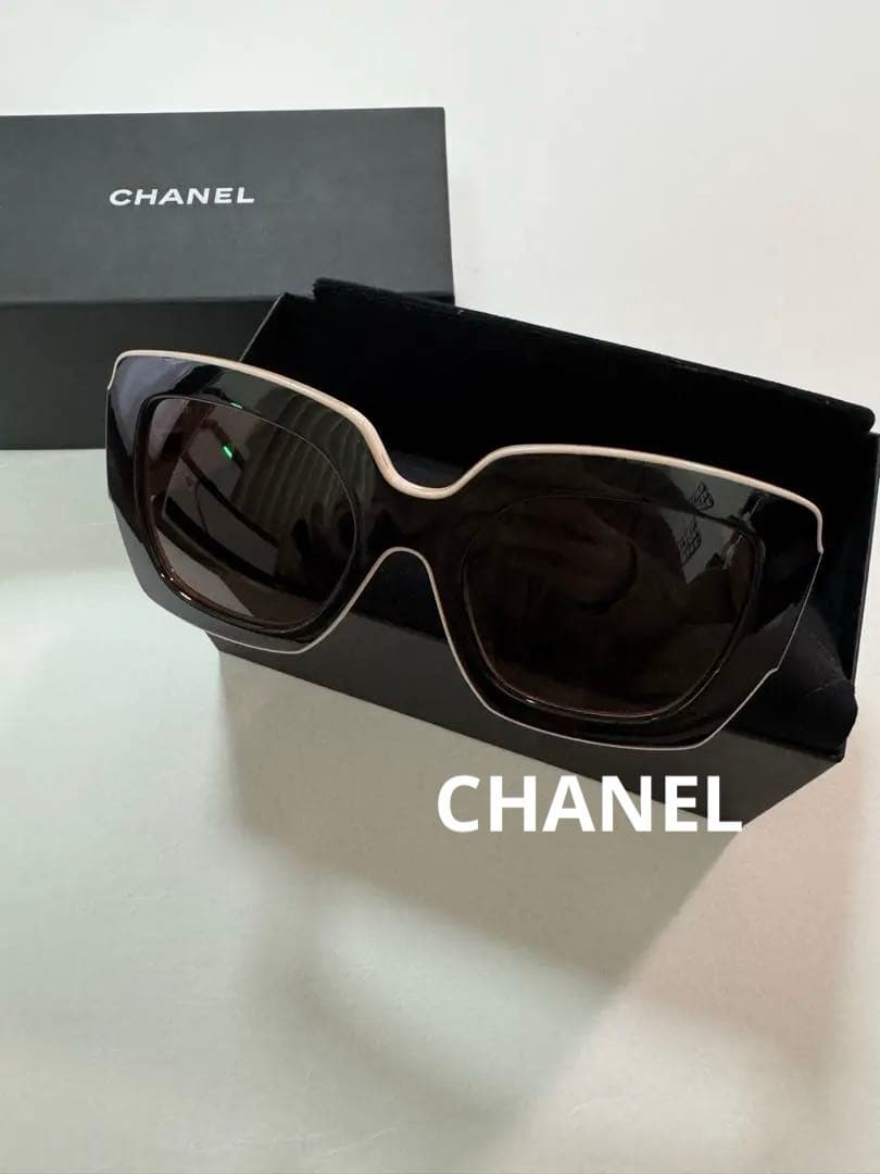 定価以下　新品未使用　スクエアシェイプサングラス　限定品　CHANEL シャネル