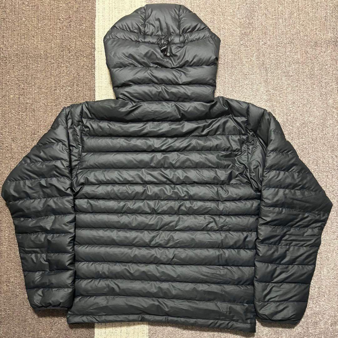 【美品】patagonia ダウンセーターフーディ Sサイズ ブラック