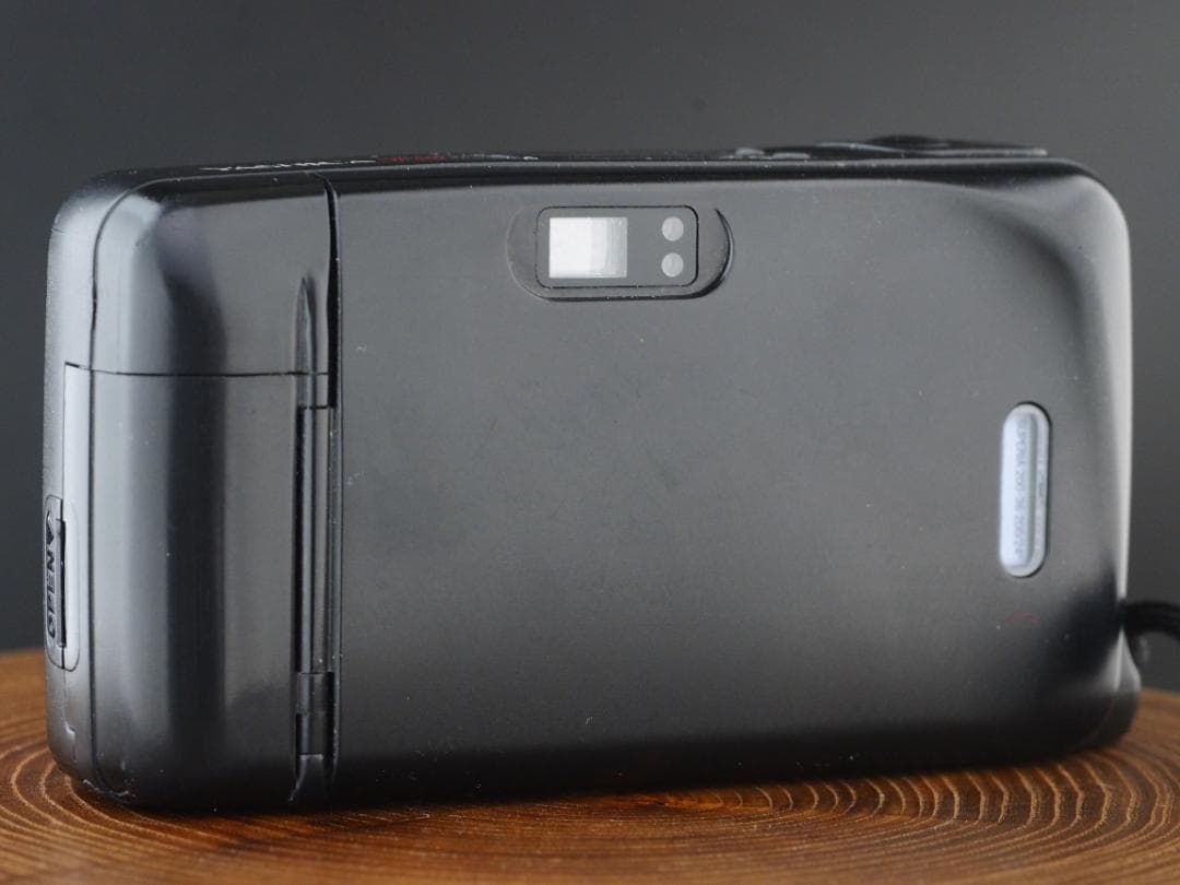 フィルムカメラ YASHICA T4 KYOCERA ZEISS TESSAR 3.5/35