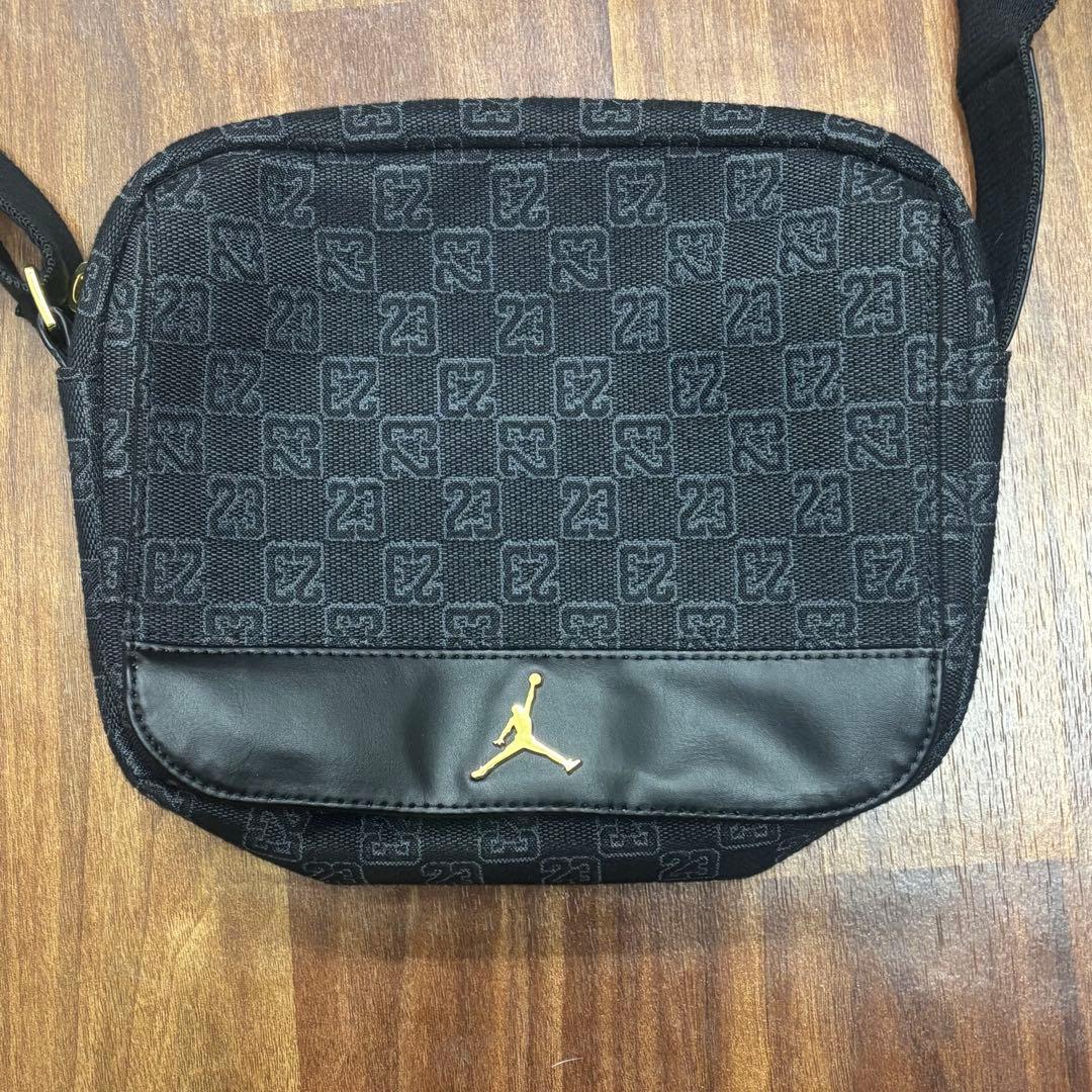 Jordan Monogram Messenger モノグラム ショルダーバッグ