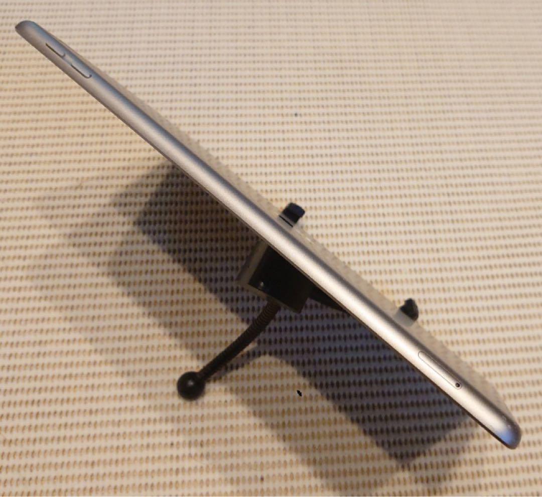 完動品SIMフリーiPad第5世代(A1823)本体128GB送料込VP8LA