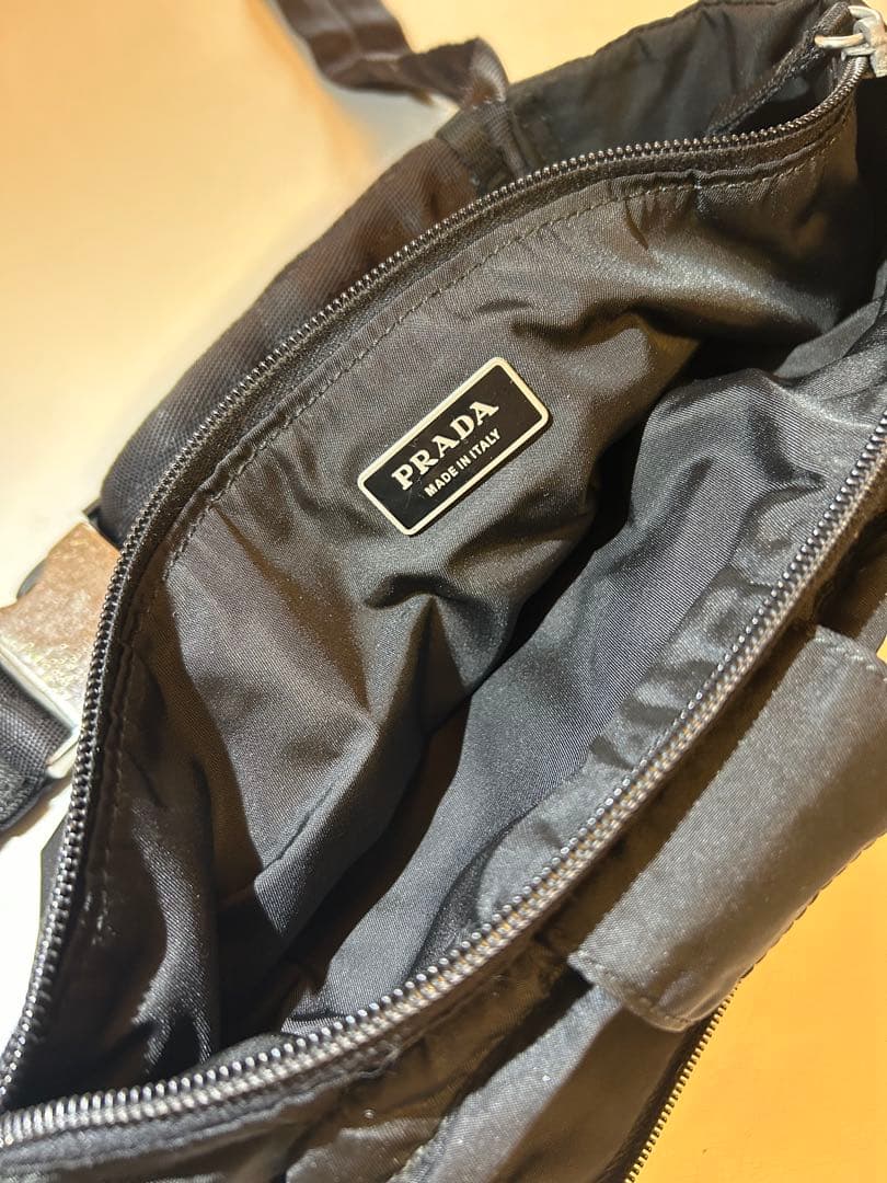 PRADA ブラック ボディバッグ　 　　　　　　　　　ユニセックス【男女兼用】