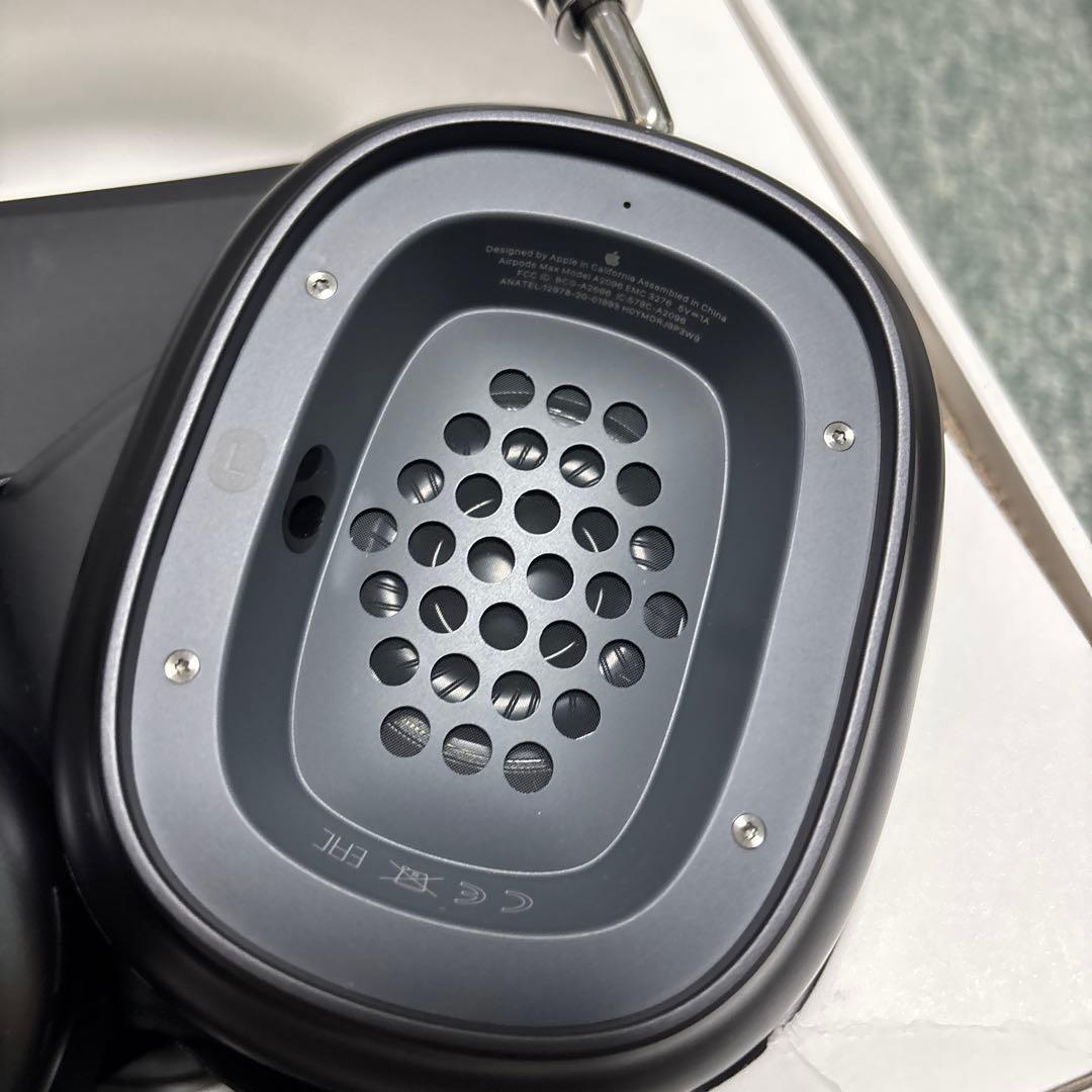 AirPods max ブラック