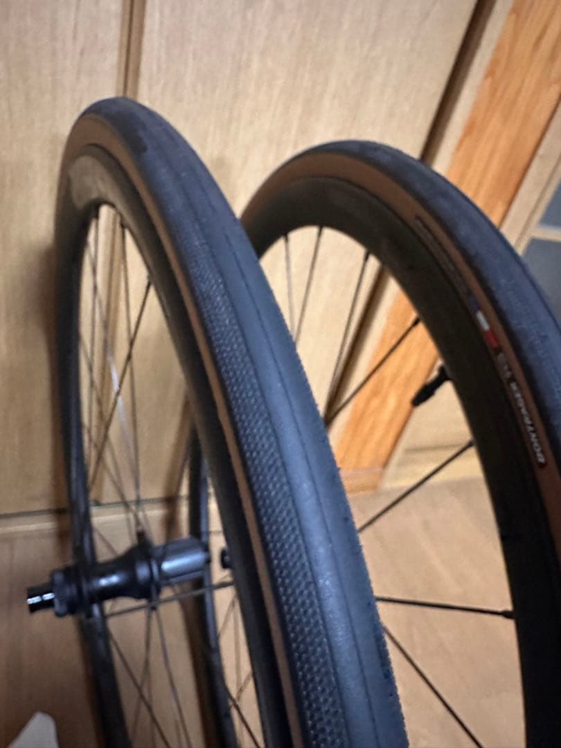 BONTRAGER AEOLUS ELITE35 カーボンホイール　タイヤ付き