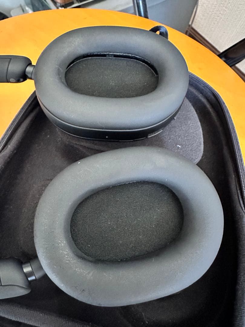 Sony ワイヤレスヘッドホン ブラック ケース付き