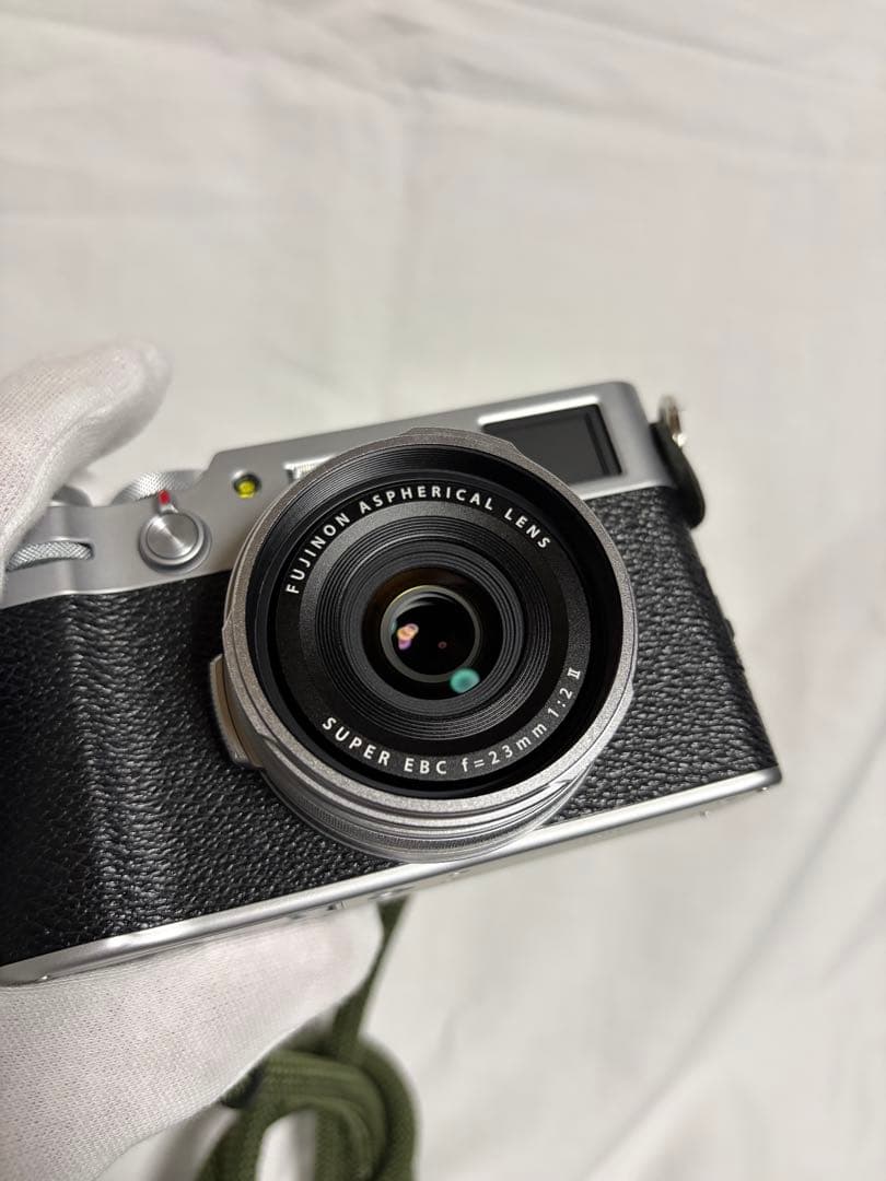 FUJIFILM X100V シルバー　美品・おまけつき