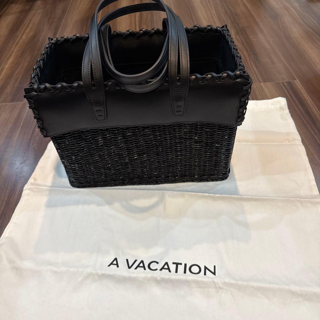 A VACATION ロンハーマン ブラック かごバッグ