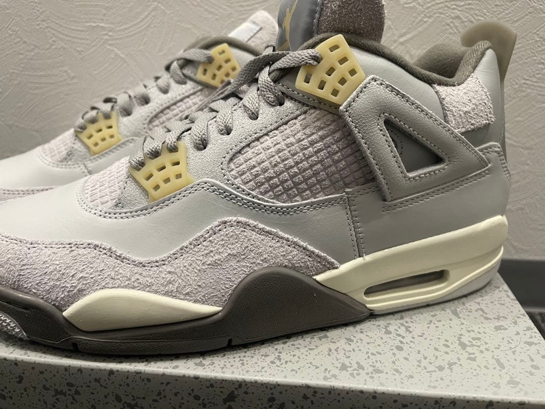 l*l様 ナイキ スニーカー ジョーダン DV3742‐021