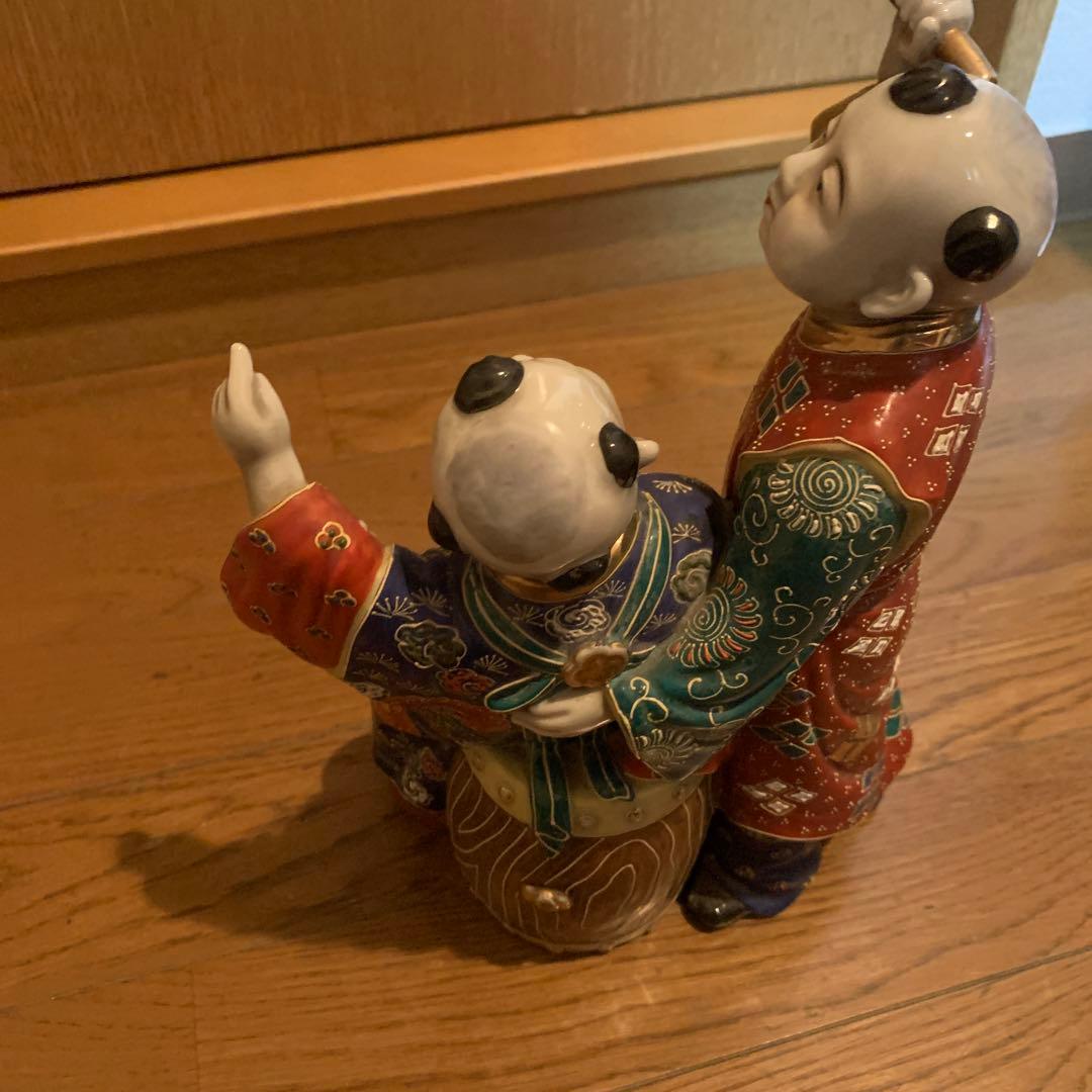 伝統的な日本の陶器人形　九谷焼