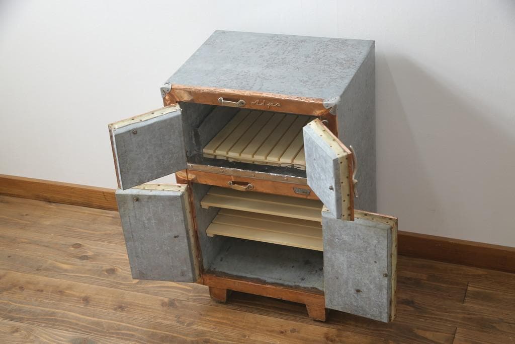 木製冷蔵庫　昭和レトロ　アンティーク　氷型冷蔵庫　Alps　日本製　古民家カフェ