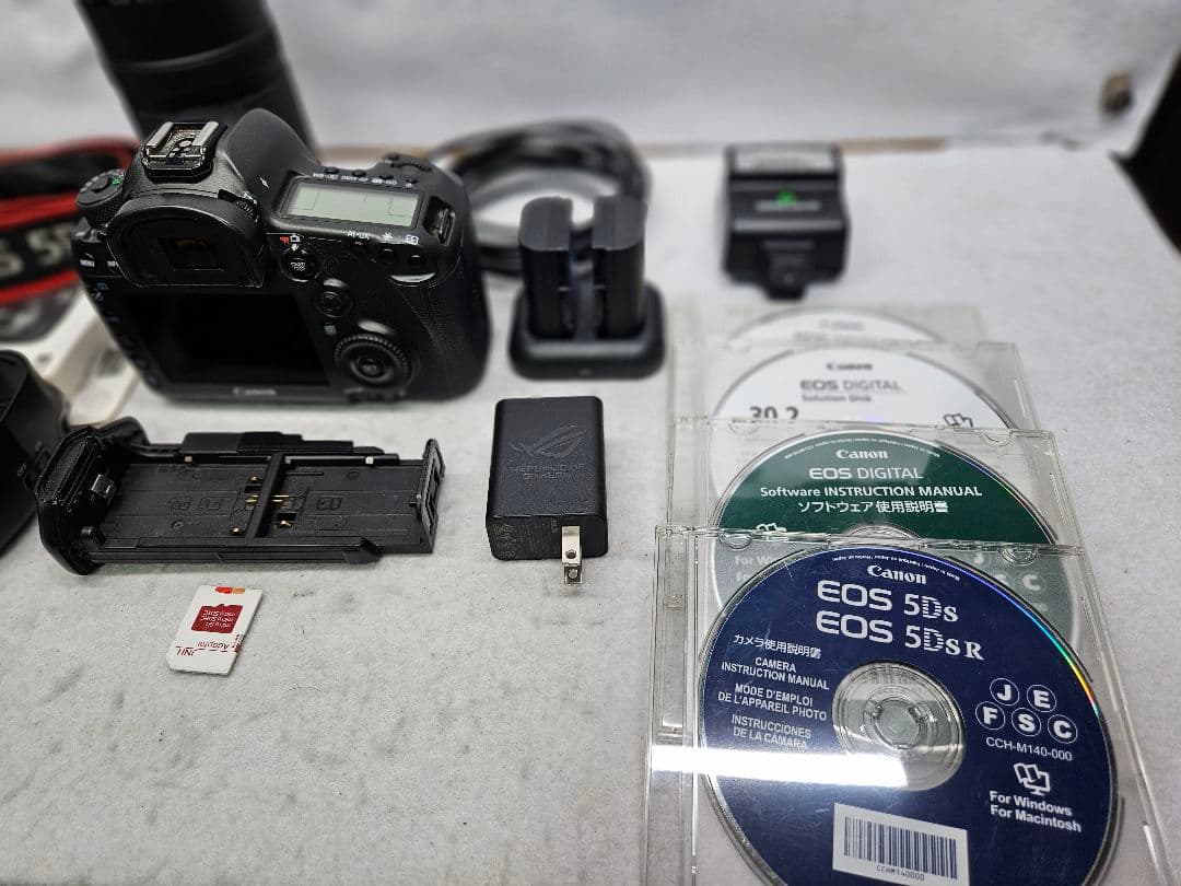 Canon EOS 5Ds R ＋ 300mmズームレンズ付属