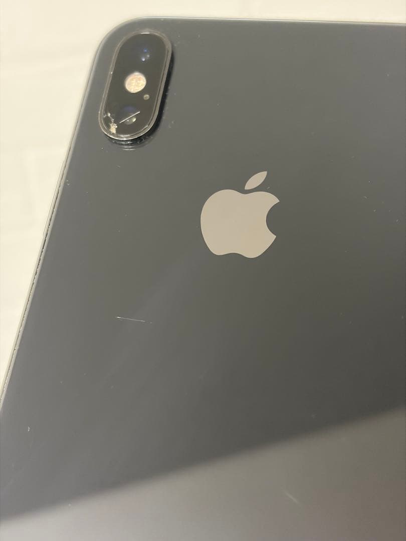 iPhone Xs 256GB スペースグレー