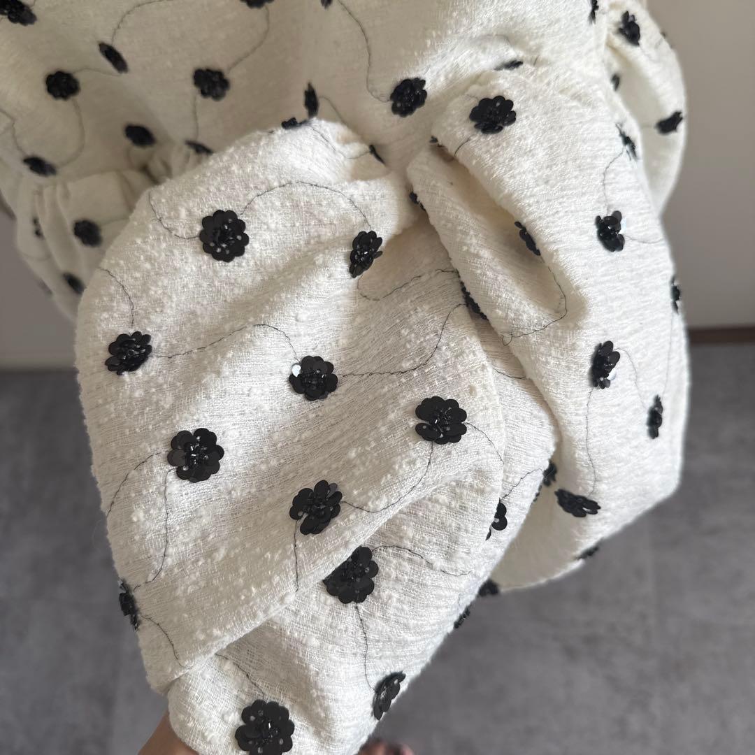 Bibiy. ドット柄 フリルキャミソール