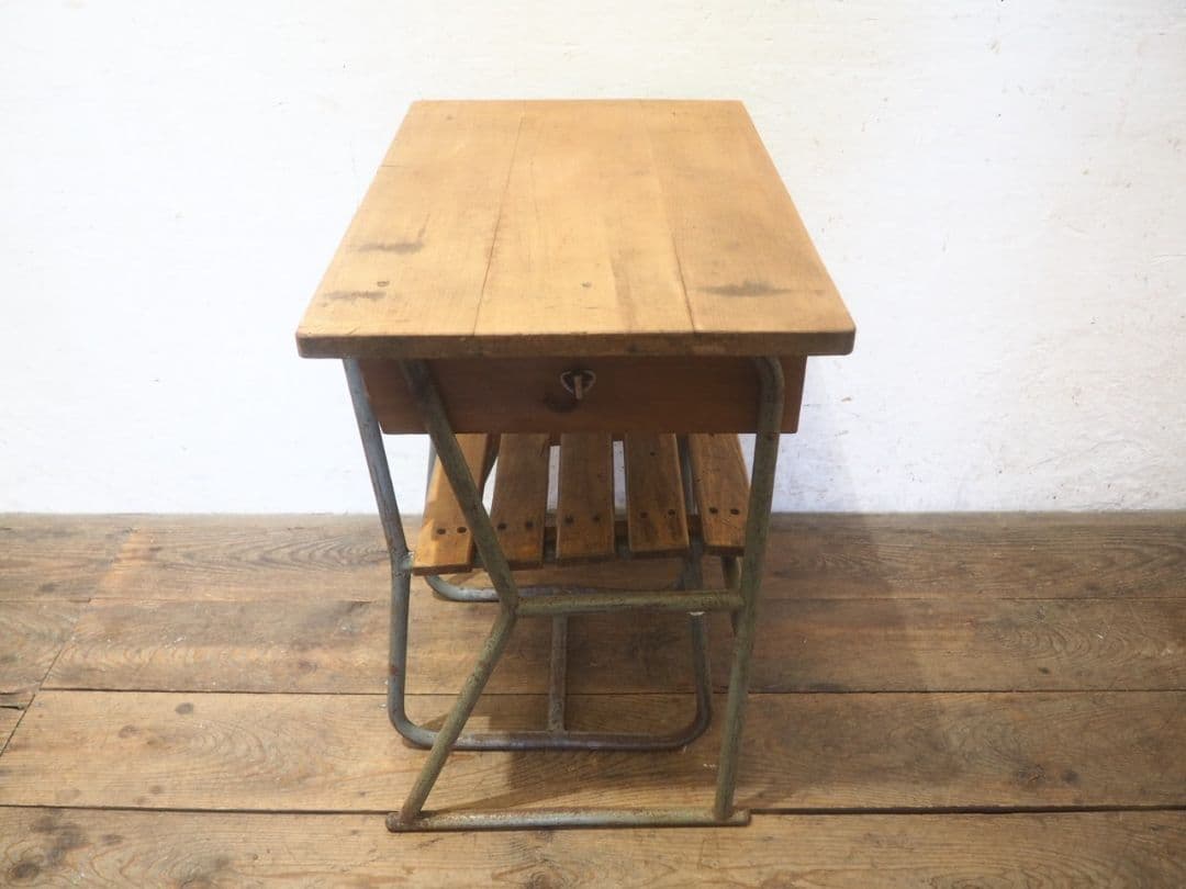 1241　ヴィンテージ　古い木と鉄のテーブルとイスのセット　机　デスク　レトロ