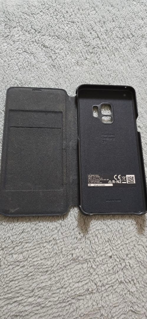 Galaxy S9-64GB. SIMフリー。ケースも一緒にお送りします