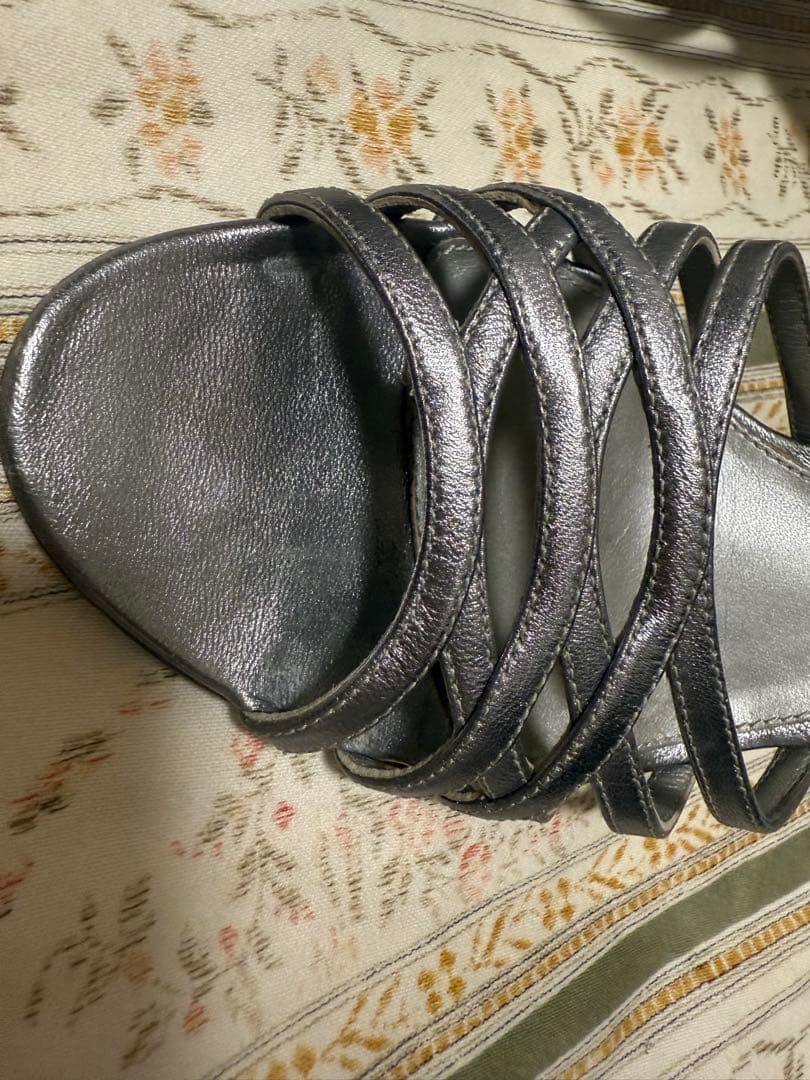 セルジオロッシ　サンダル　37 シルバー　美品