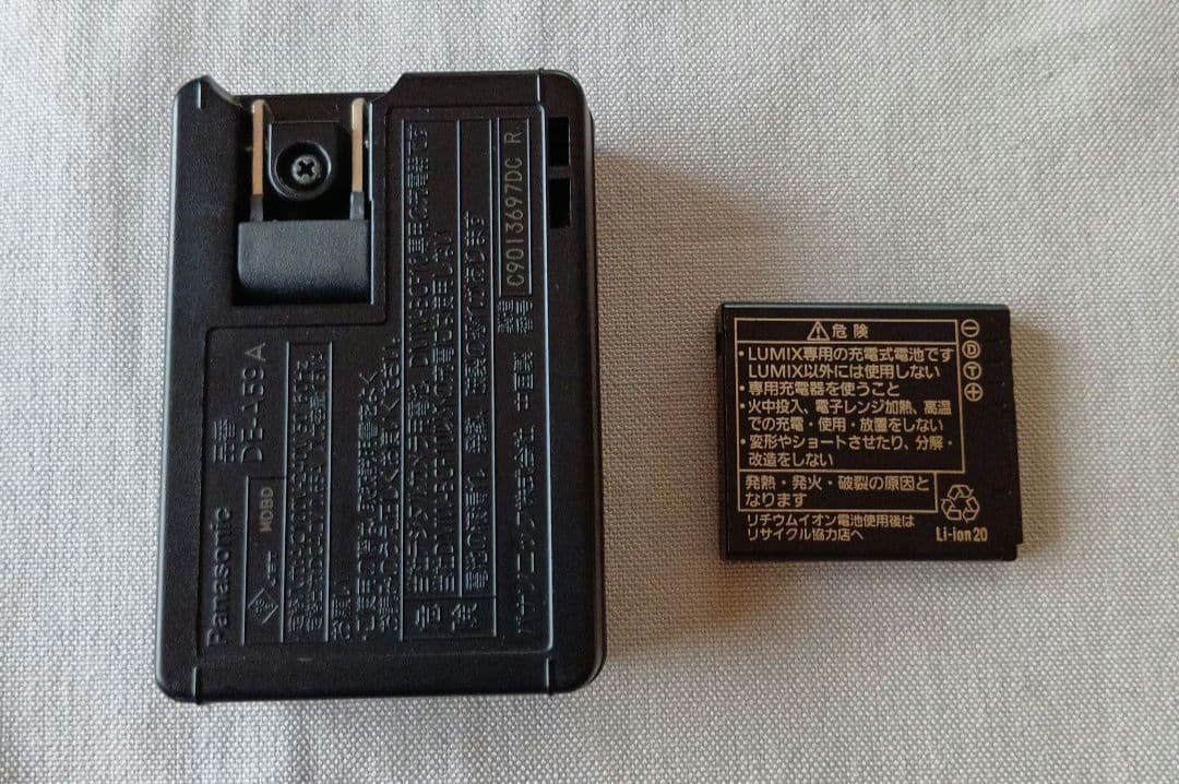 【液晶に黄ばみ有】動作品　パナソニック LUMIX DMC-FX-40　12MP