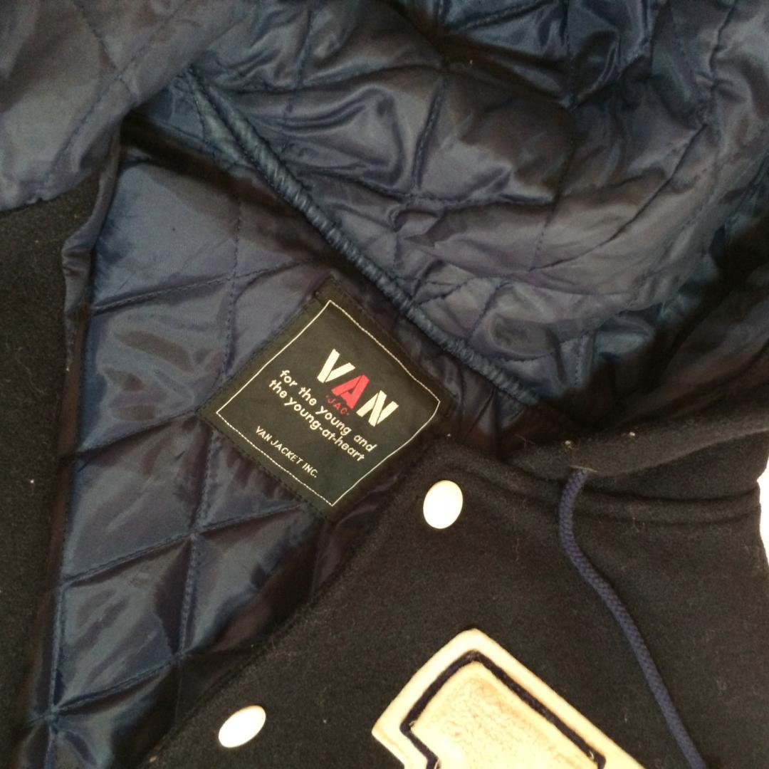 VAN スタジャン フード付き ワッペン刺繍 ネイビー Mサイズ