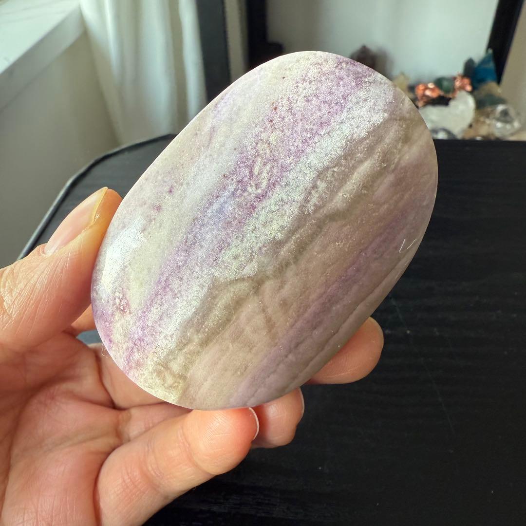 【ノブ】天然石フローライトのお握り石　置物NO.112903