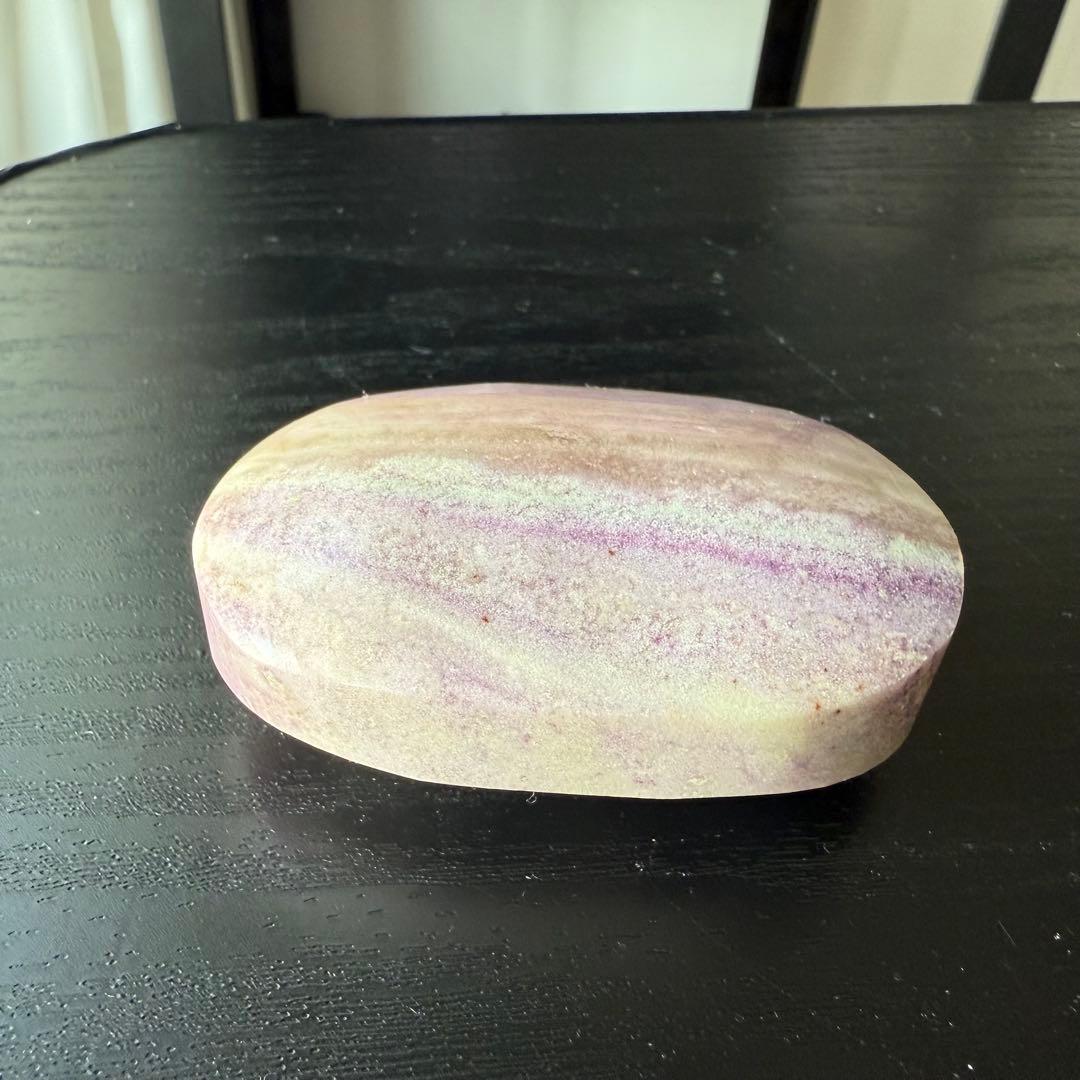 【ノブ】天然石フローライトのお握り石　置物NO.112903