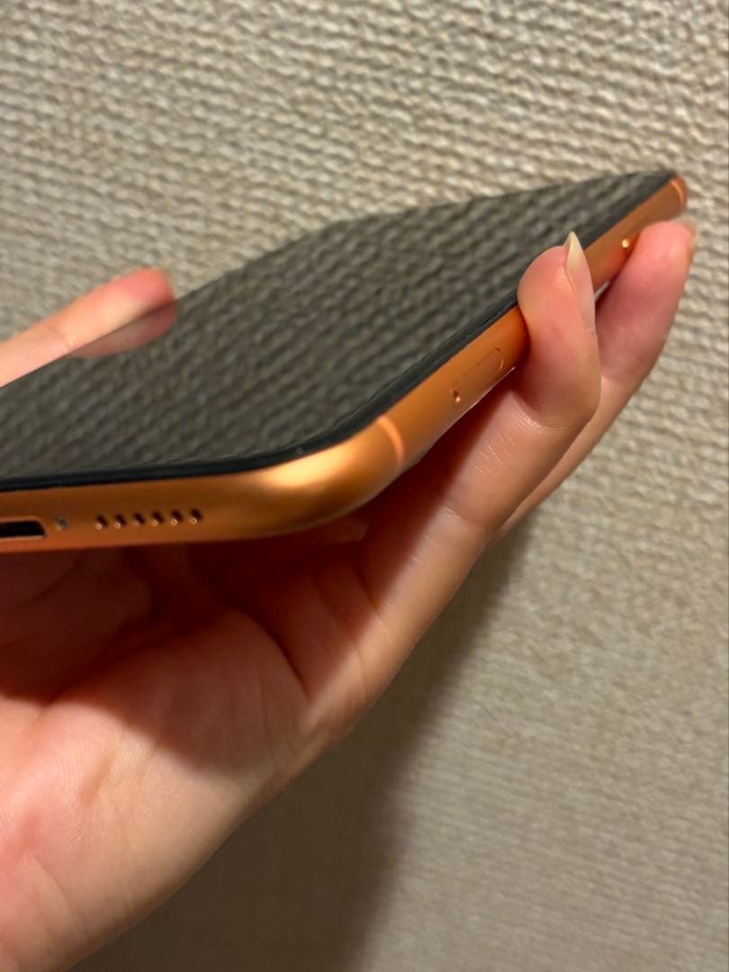 iPhone XR コーラル