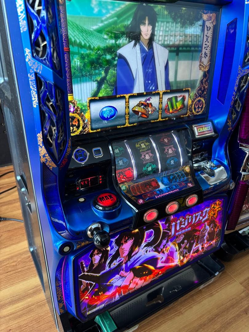 トモ　バジリスク絆