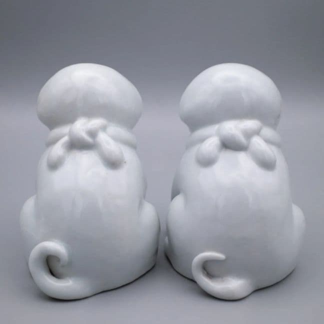 海を渡り、英国で百年以上座り続けた仔犬B正面！明治～大正期 平戸焼古伊万里九谷猫