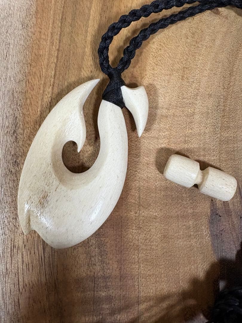 ボーンカービングネックレス(sw65)Lサイズ　マッコウ