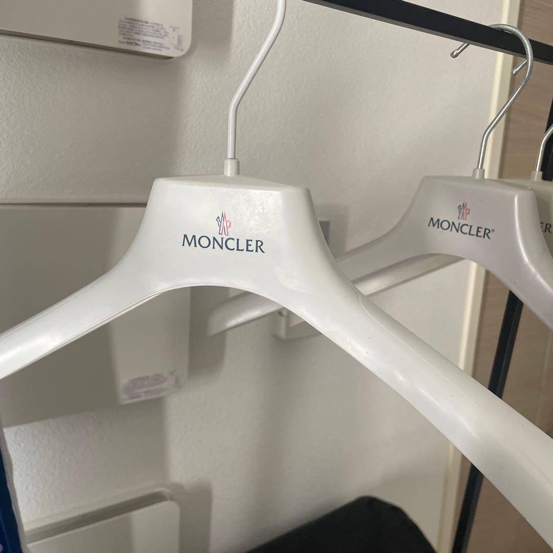 モンクレール　ハンガー
