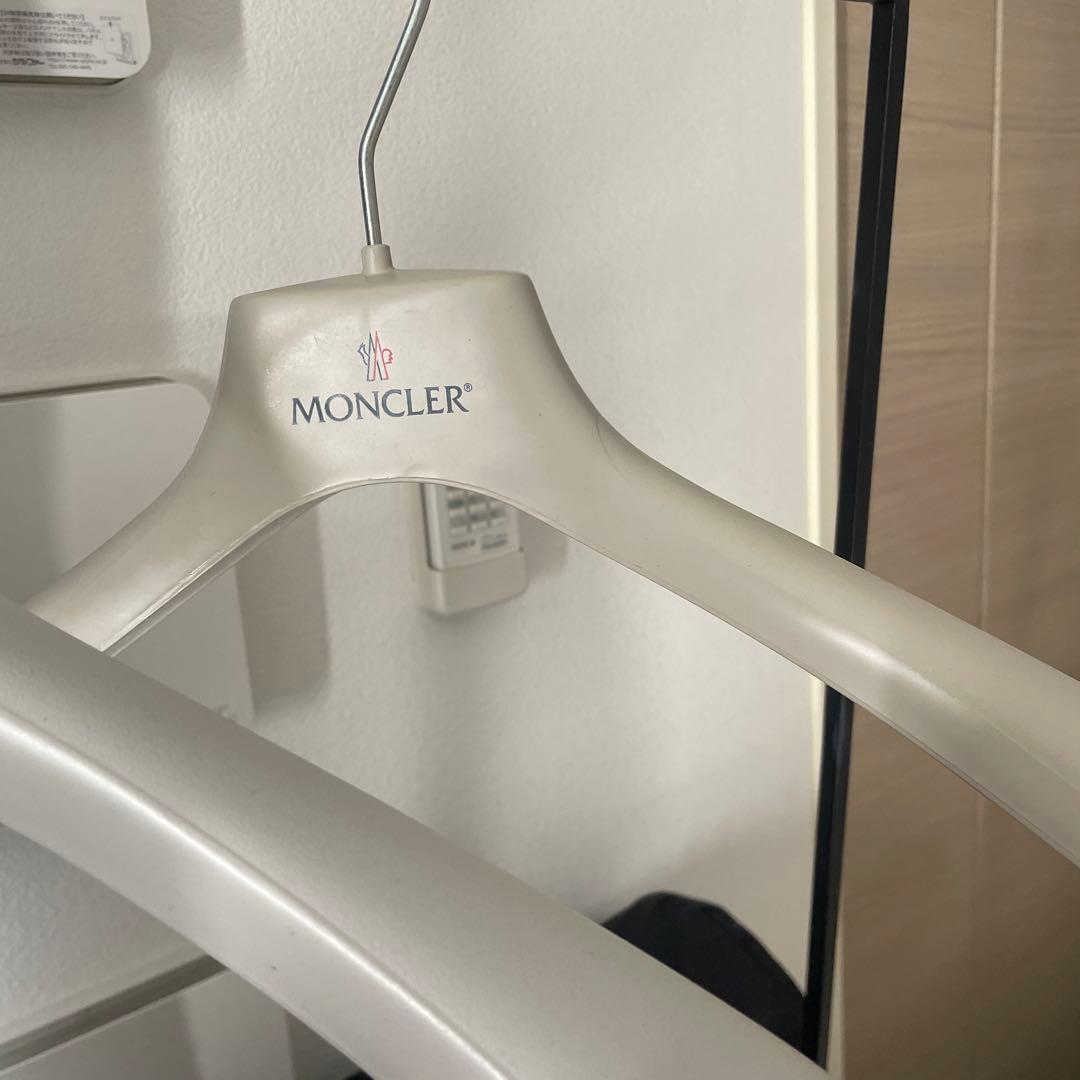 モンクレール　ハンガー