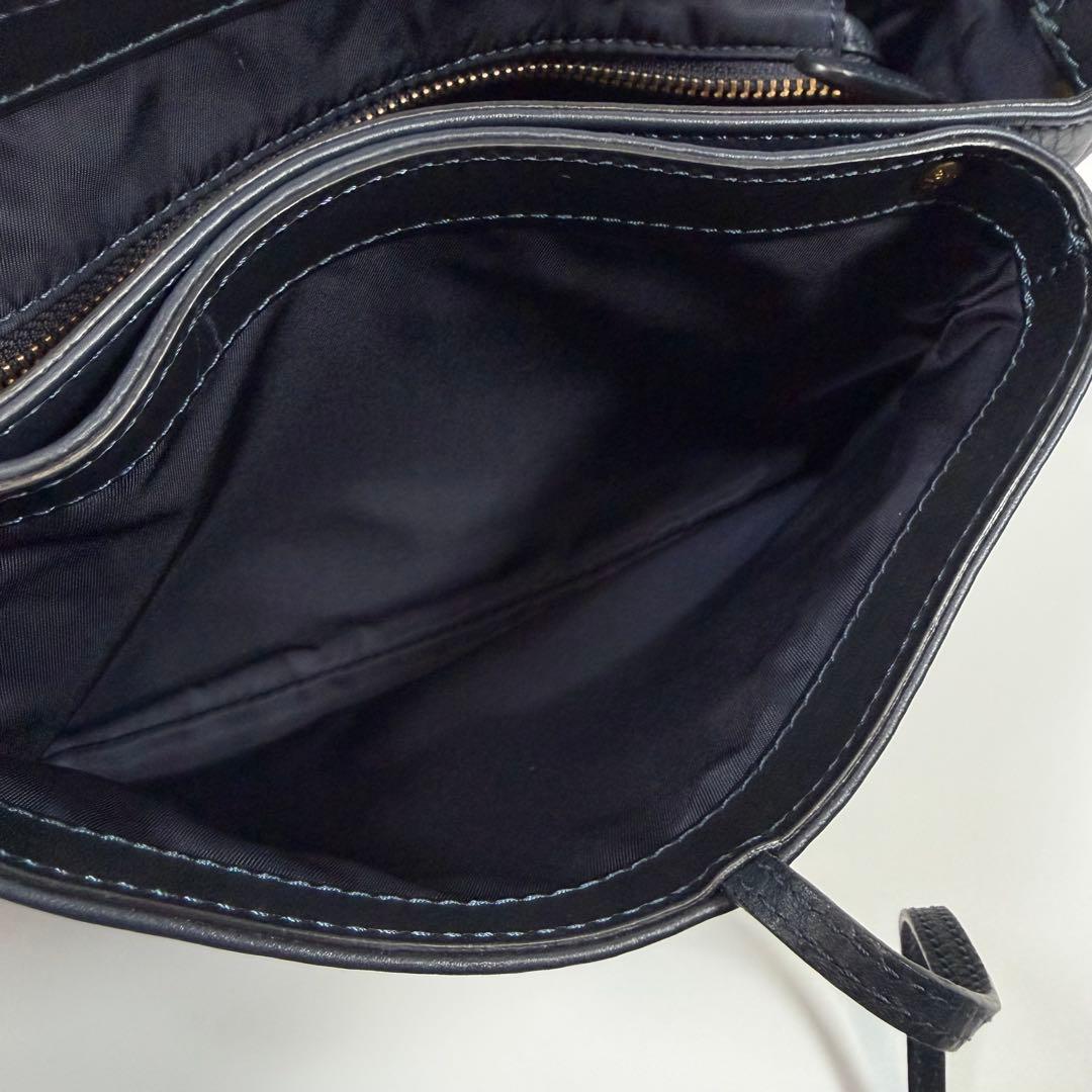 【未使用級】【近年】フェリージ　ショルダーバッグ　シボ革　タッセル　ネイビー