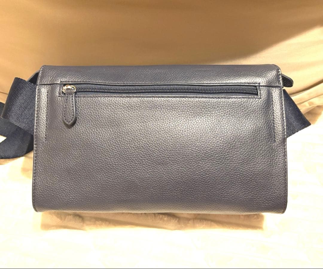 ear PAPILLONNER 本革　ワイドテープショルダーバッグ/ボディバッグ