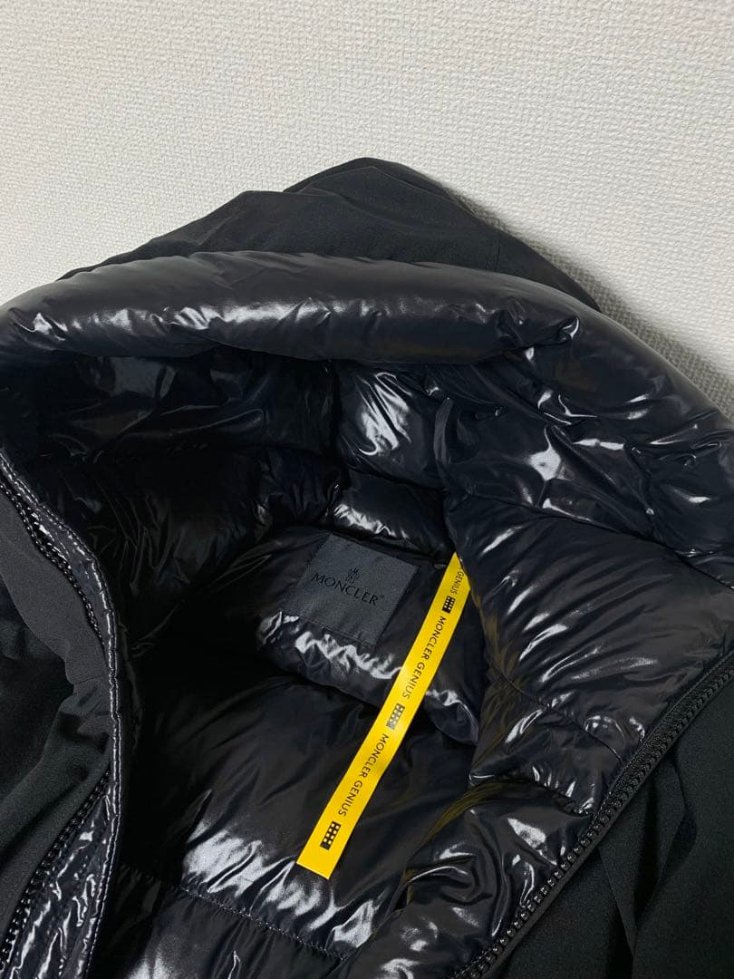【極美品】即完売品✨MONCLER GENIUSライン✨ダウンジャケット