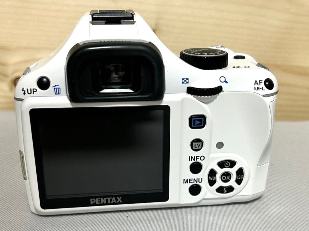 な*こ様 【美品】ペンタックス k-x 一眼レフカメラ