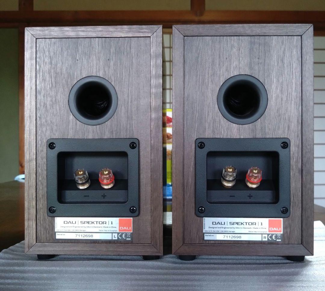 美品　完動品　DALI SPEKTOR1 ウォールナット　スピーカー