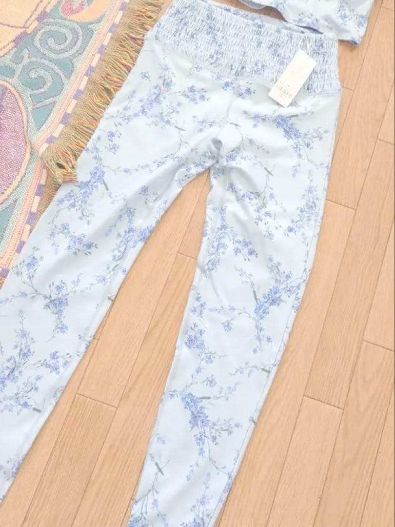 ラバ　SUKALA ヨガウェア　勿忘草　Ｍ　レギンス